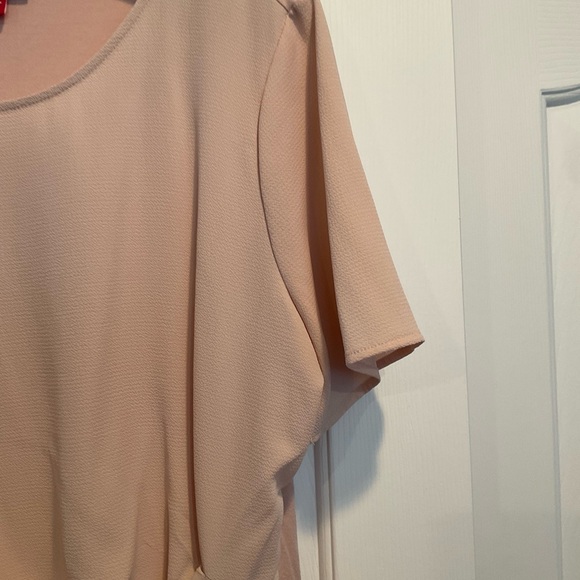 Vince Camuto Blush Short Sleeve Blouse with Sash Like Accent - Picture 4 of 5